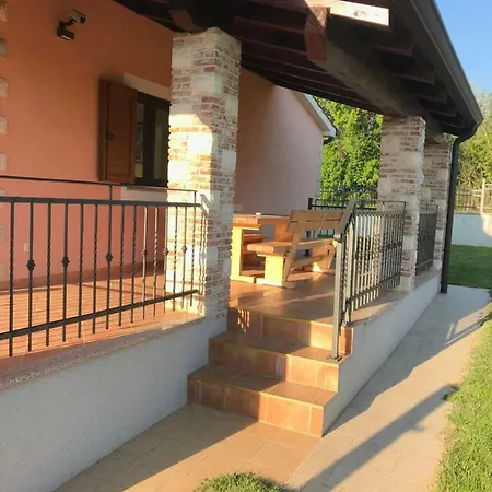 Semesterbostad Daisy Tar-Vabriga