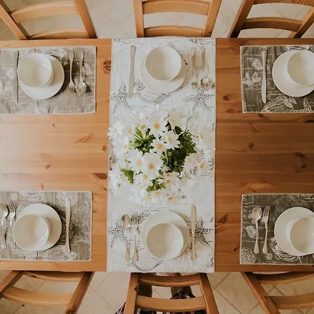 Semesterbostad Daisy *