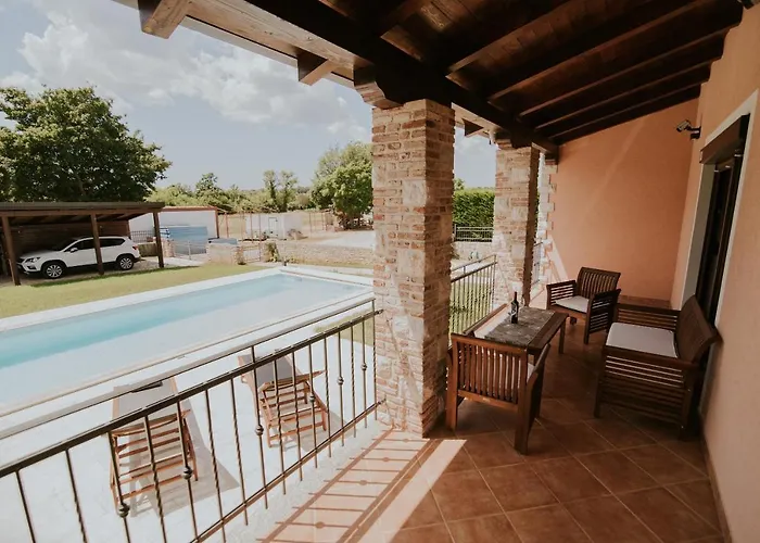 Daisy Vikendica Tar-Vabriga